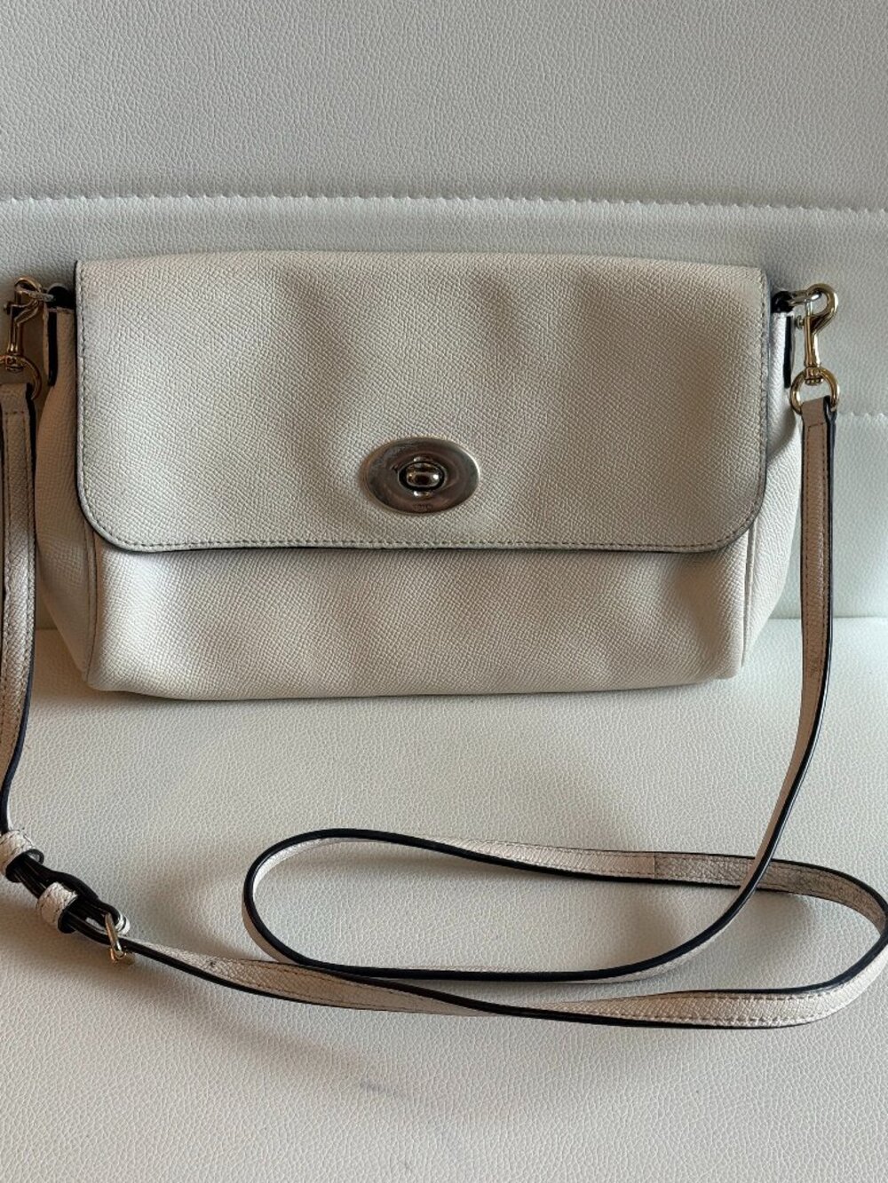 Coach F57528 Crossbody Shoulder Bag Ivory Chalk Leather Turnlock Gold Hardwar